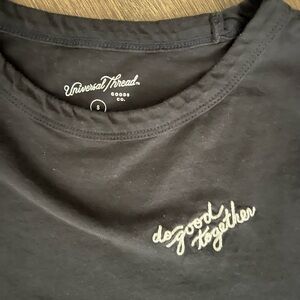 Universal thread dark grey t shirt with embroidered “do good together”